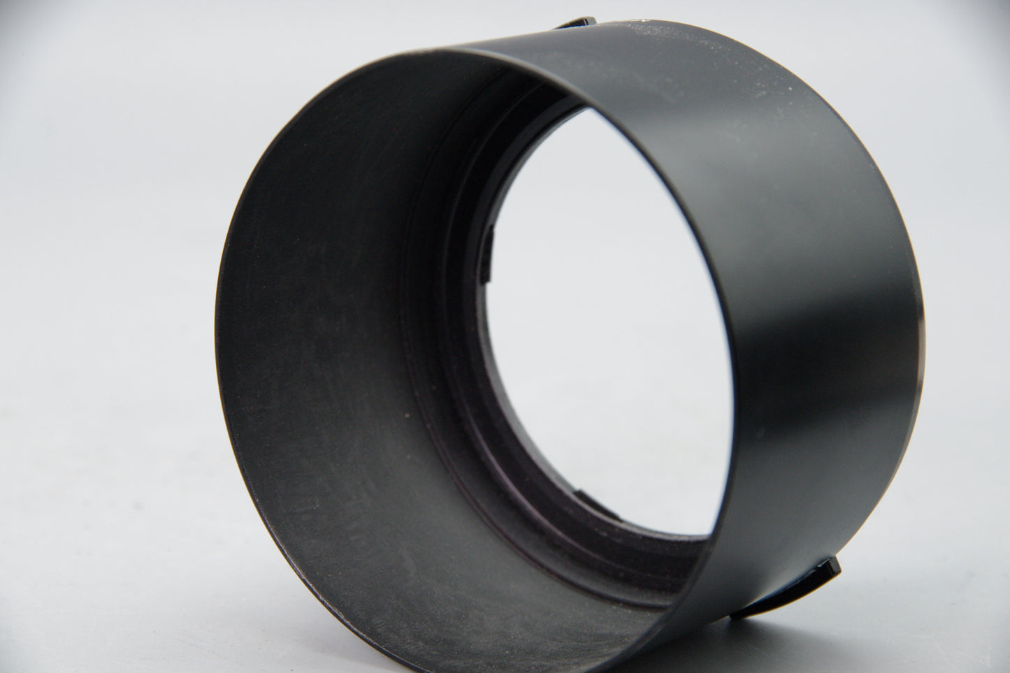 Minolta MD 70–210mm F4 Lens Hood – Original Clip‑On Type – VGC