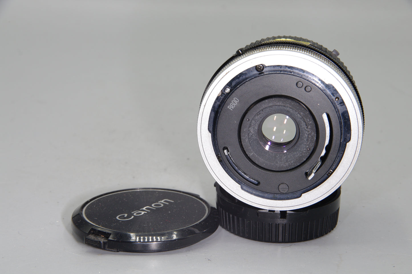 Canon FD 35mm f/3.5 S.C. Wide-Angle Lens – Excellent Condition with Caps