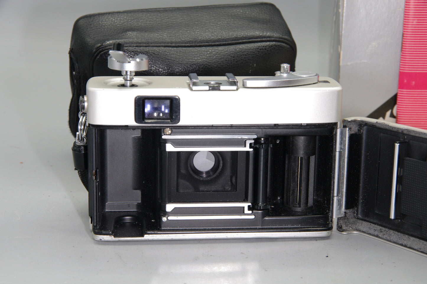 Konica C35 35mm Rangefinder Camera – Boxed, Excellent Condition with Case