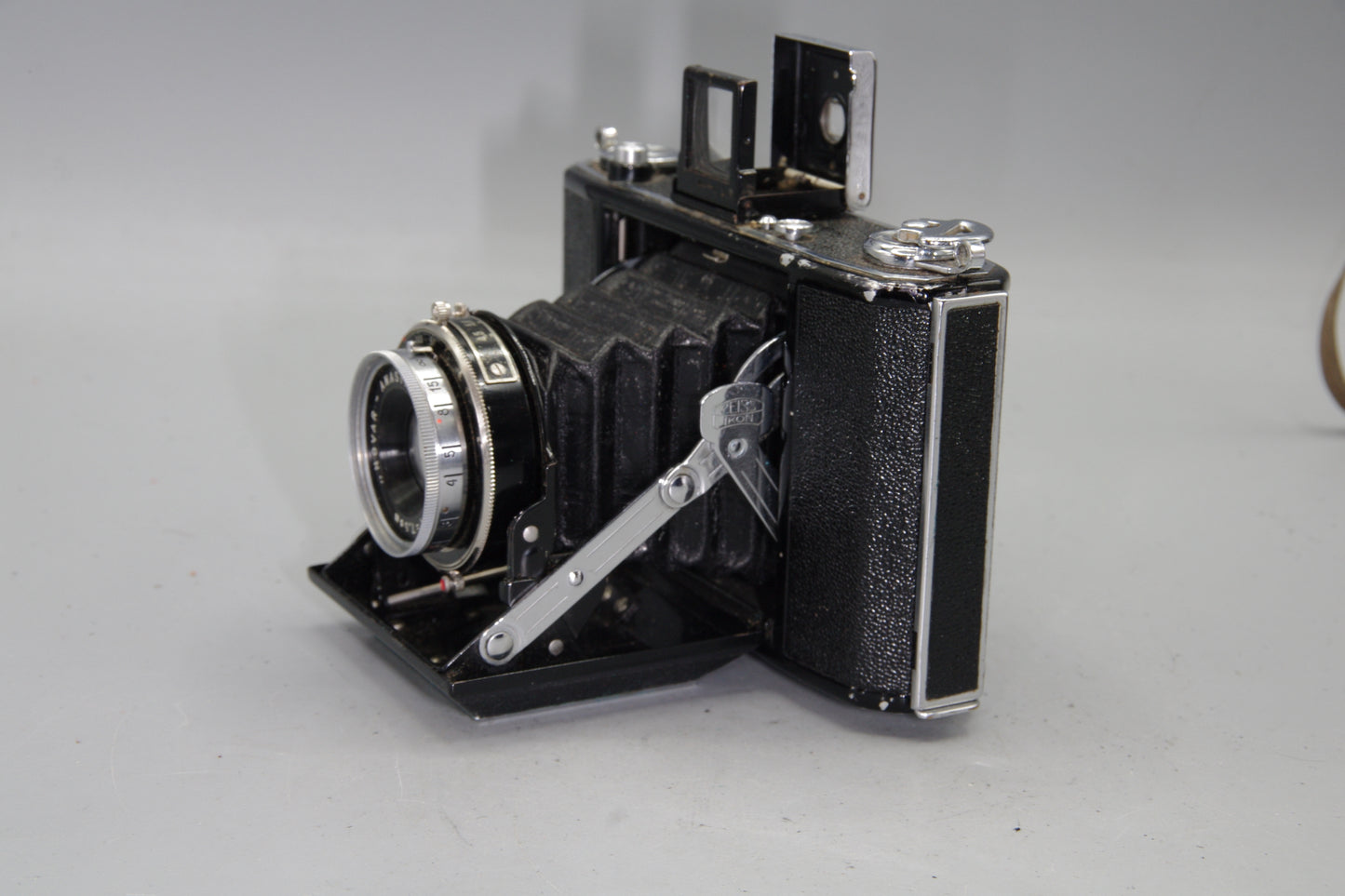 Zeiss Ikon Ikonta 520/16Zeiss Ikon Ikonta 520/16 Folding Camera