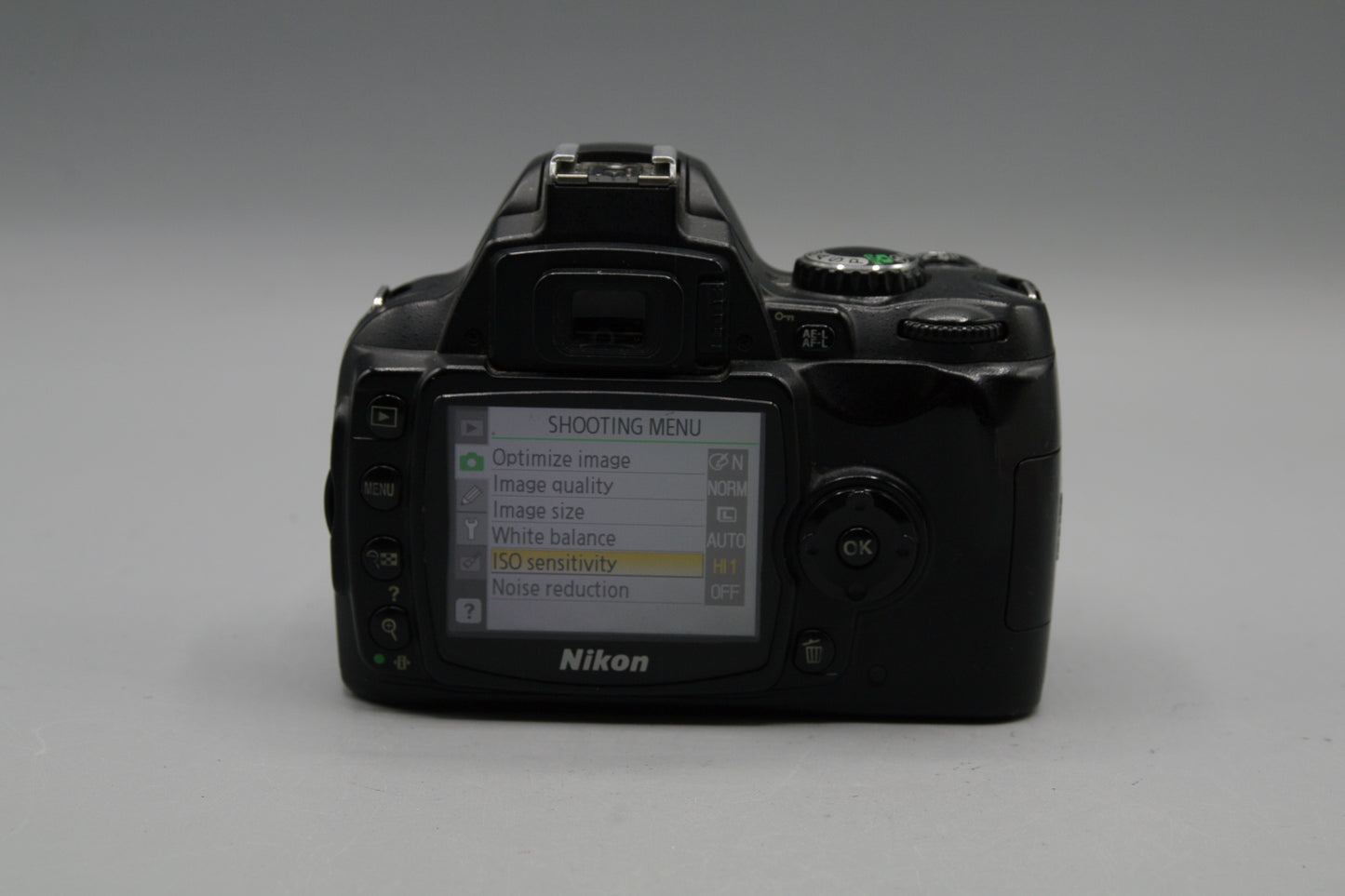 Nikon D40 6.1MP DSLR Low S/C 21583 - Exposure Issue