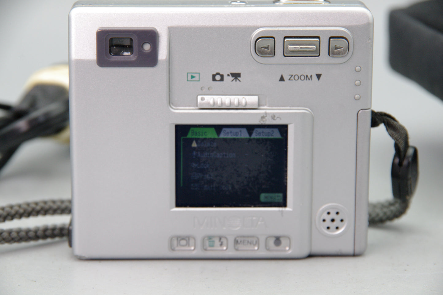 Minolta DiMAGE Xi 3.2MP Digital Camera Compact Internal Zoom Vintage 2002 Model