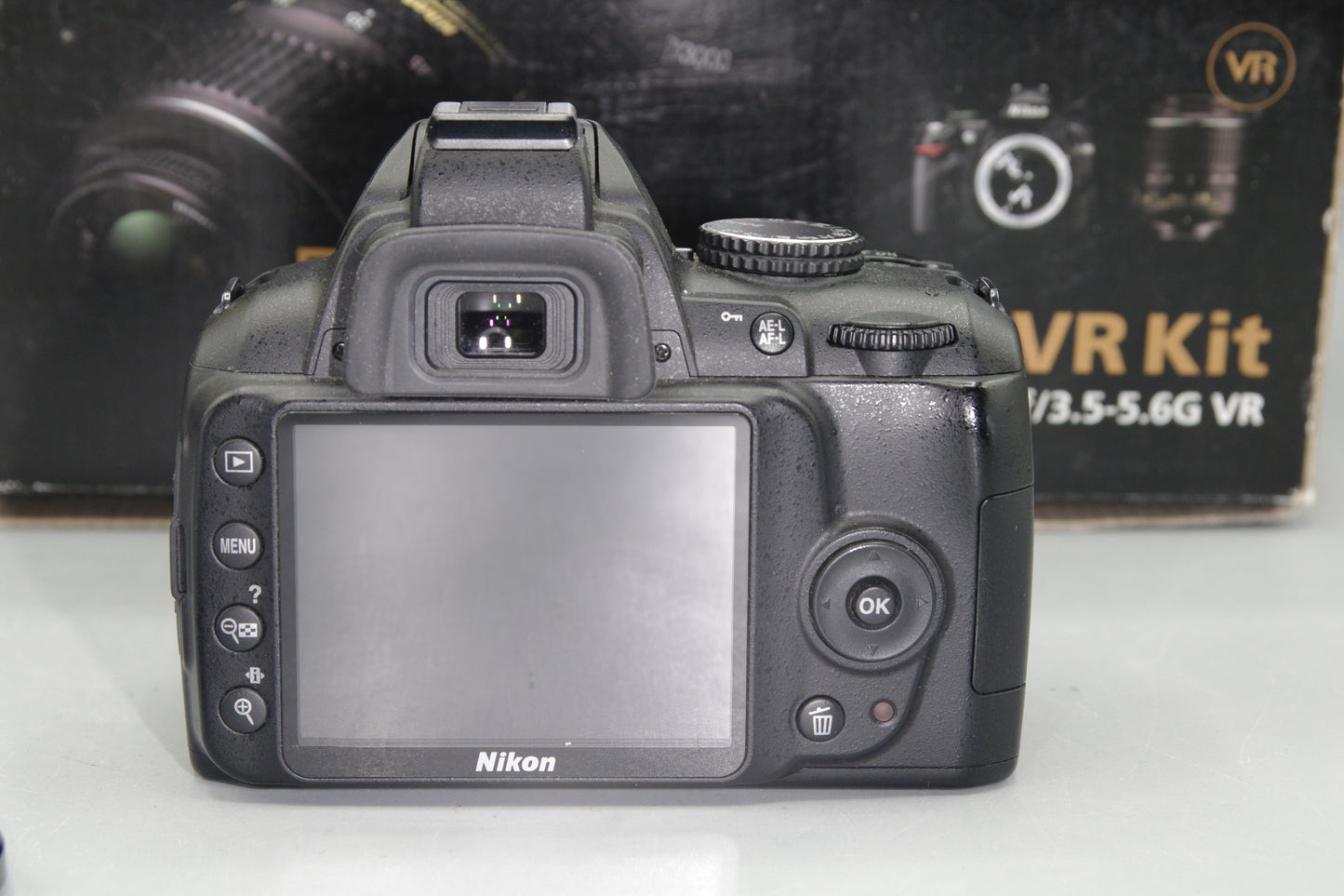 Nikon D3000 10.2MP DSLR and Lens Starter Kit - Very Low S/C 4456