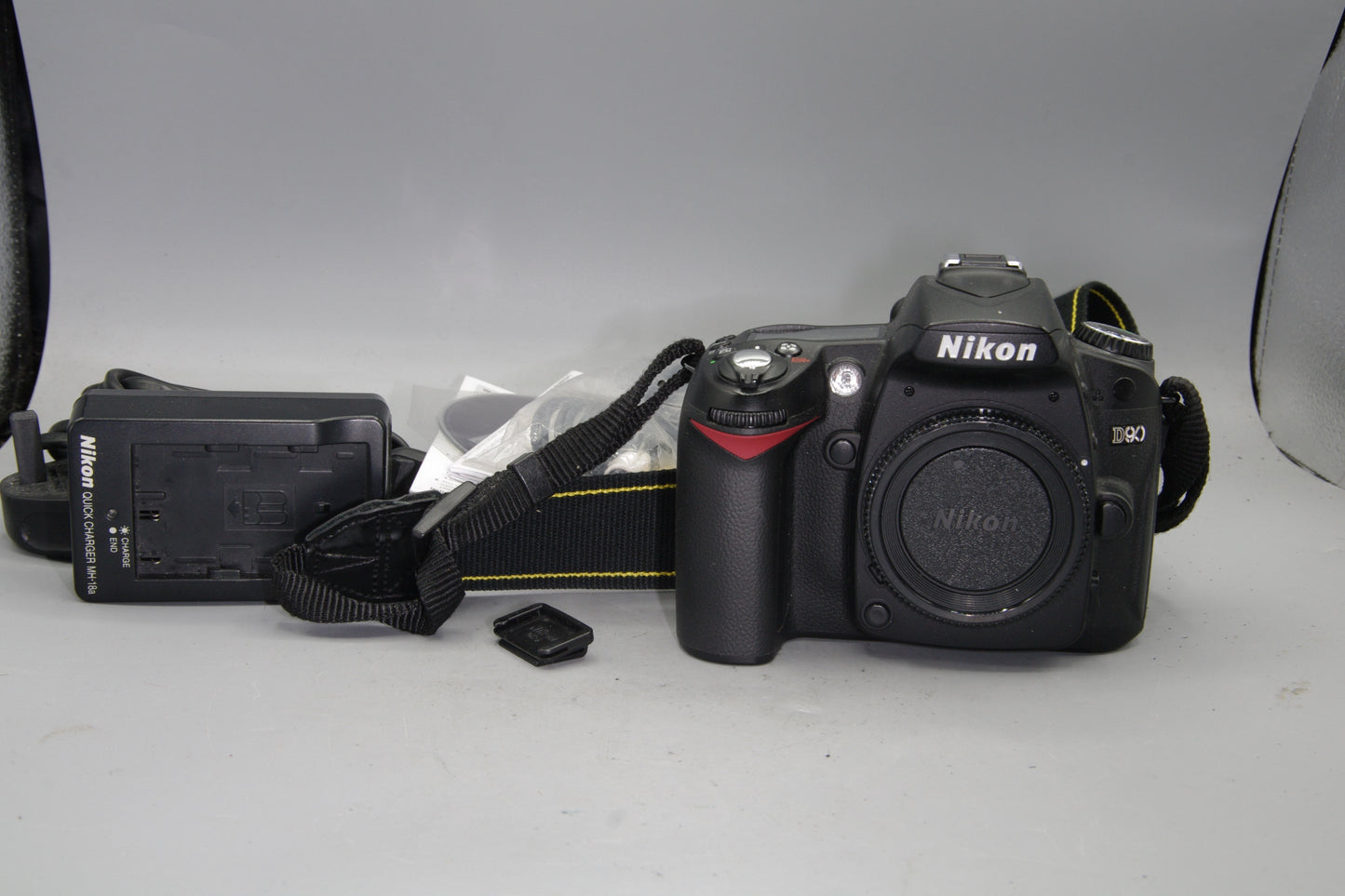 Nikon D90 12.3MP DSLR Camera + Battery + Charger  Low Shutter Count
