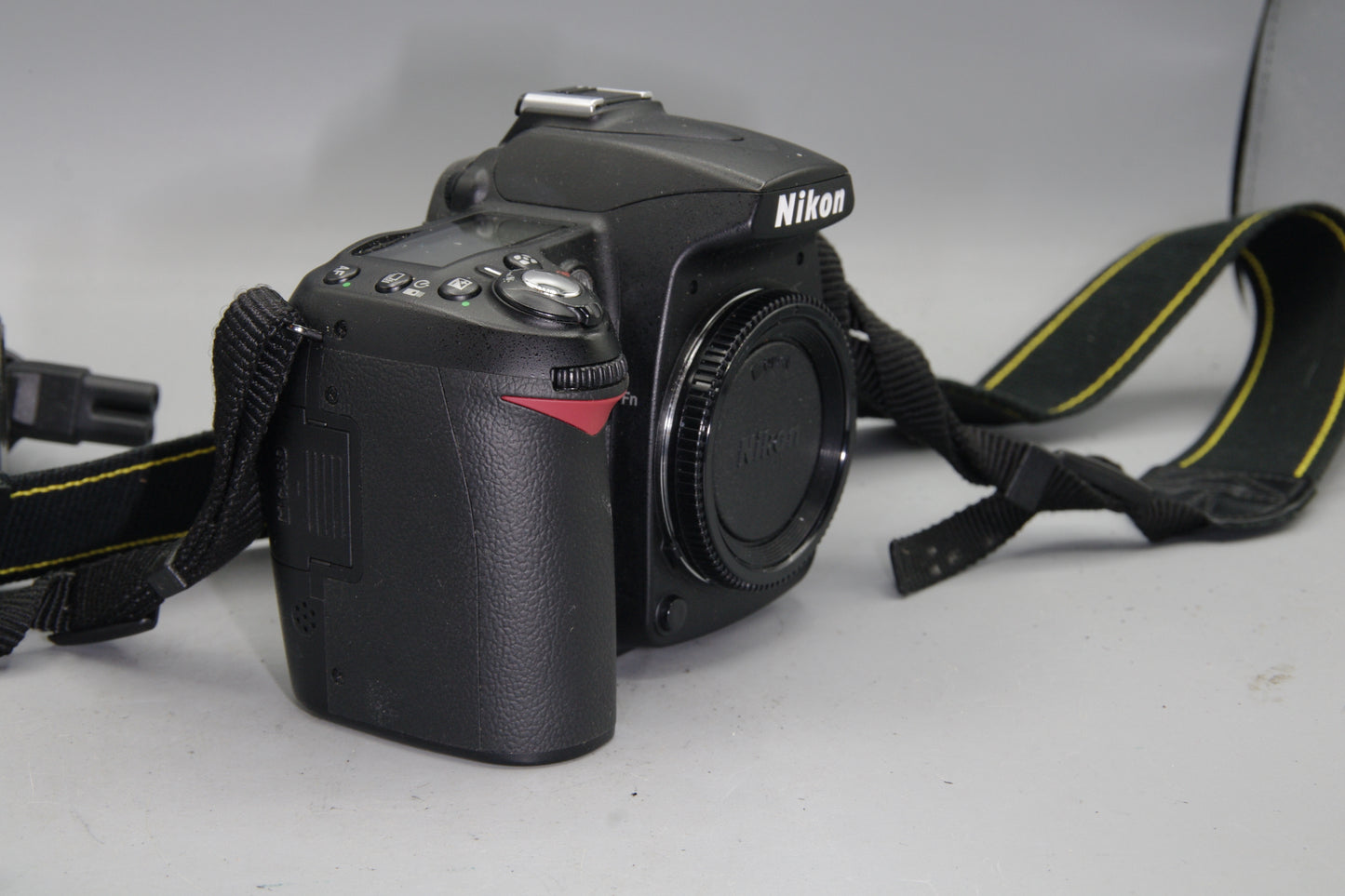 Nikon D90 12.3MP DSLR Camera + Battery + Charger  Low Shutter Count