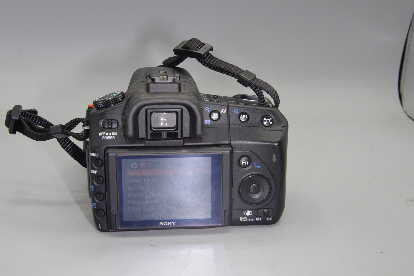 Sony Alpha A350 14.2MP DSLR with 18-70mm Lens - Excellent Conditon