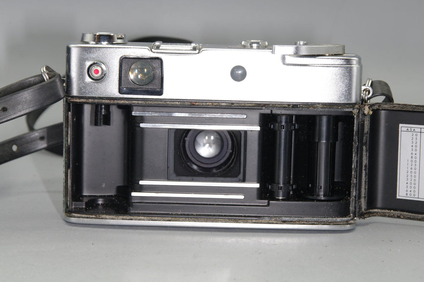 Yashica Minster D 35mm Camera with 45mm F/2.8 Lens and Case - Nice