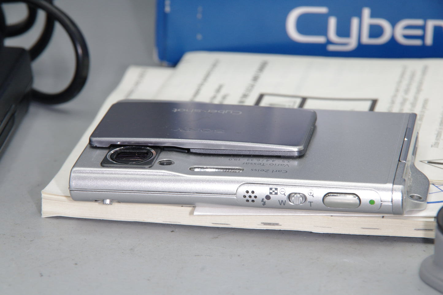 Boxed Sony Cyber-shot DSC-T7 Digital Camera – Ultra Slim – Excellent Condition