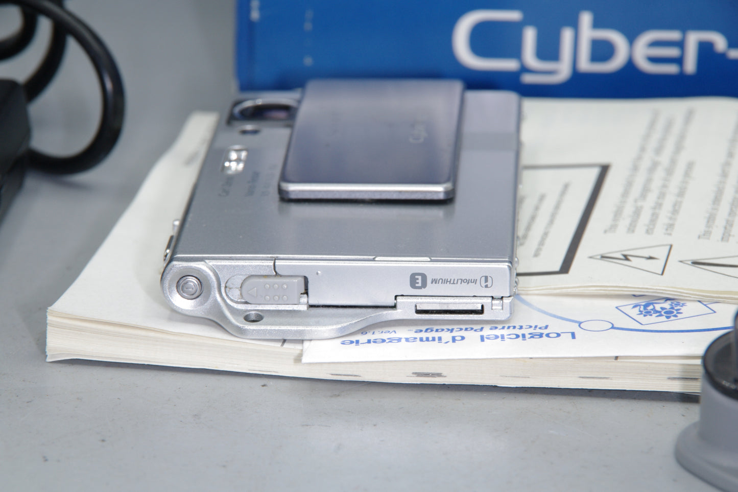 Boxed Sony Cyber-shot DSC-T7 Digital Camera – Ultra Slim – Excellent Condition