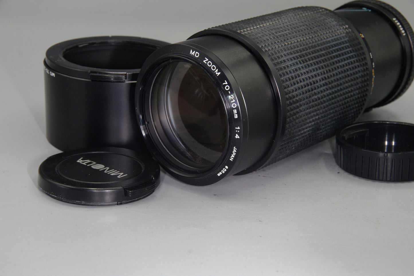 Minolta MD Zoom 70–210mm f/4 Lens – Very Good Condition with Hood