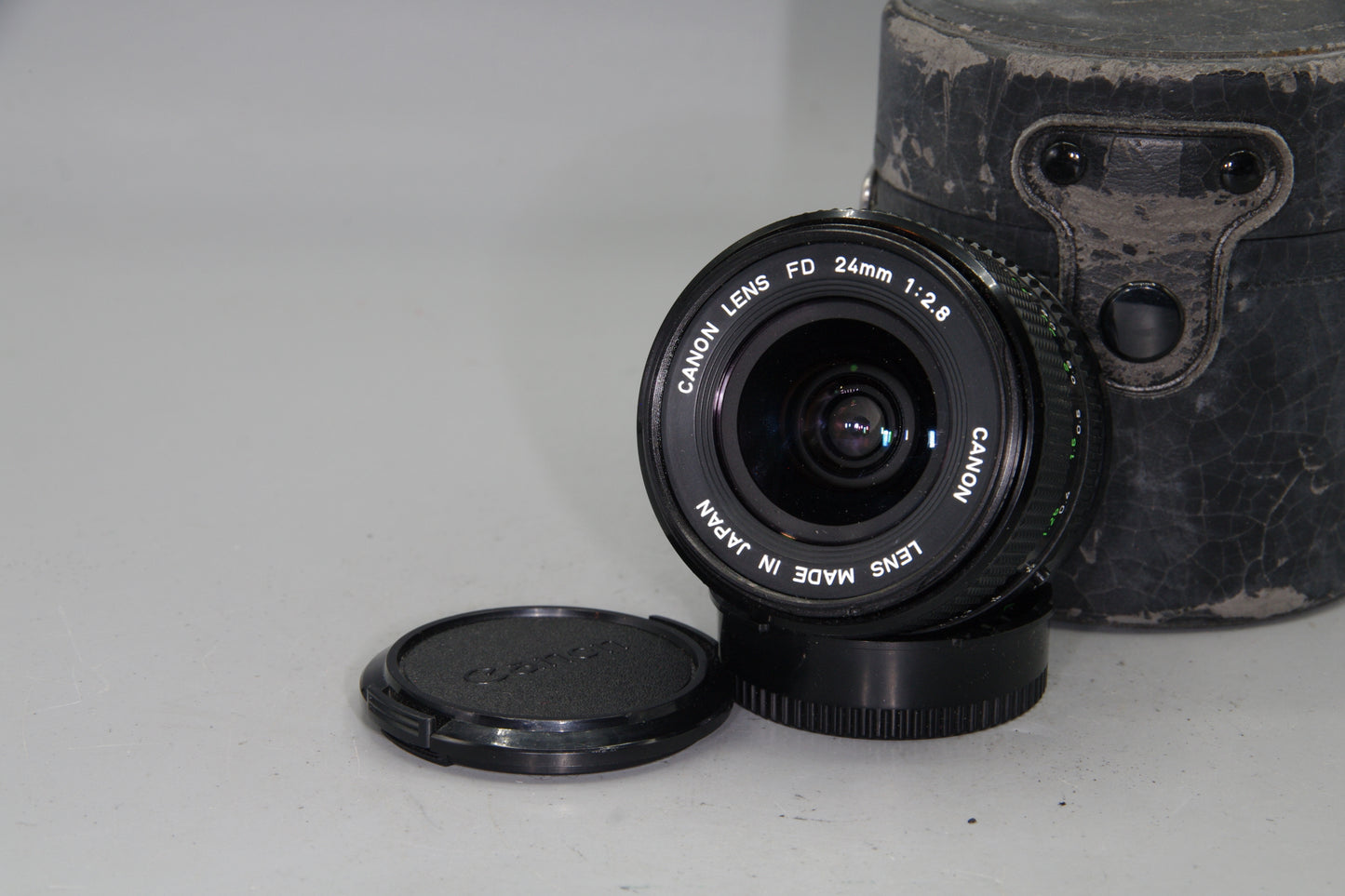 Canon FD 24mm f/2.8 Wide-Angle Lens – Excellent Condition with Caps