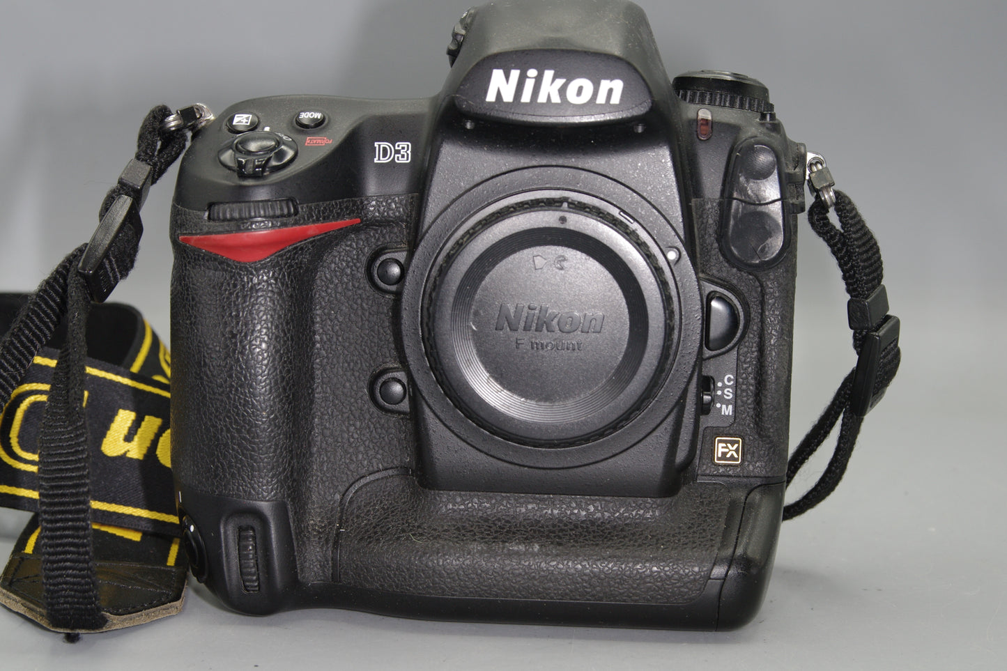 Nikon D3 12.1MP Professional DSLR - Excellent Low S/C with Battery in box