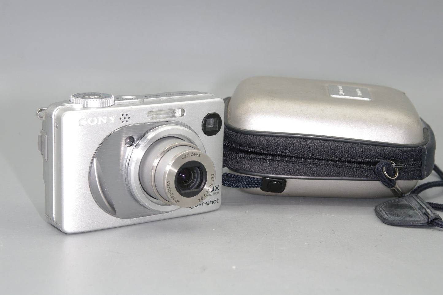 Sony Cybershot DSC-W1 5.1MP Compact Camera and Case