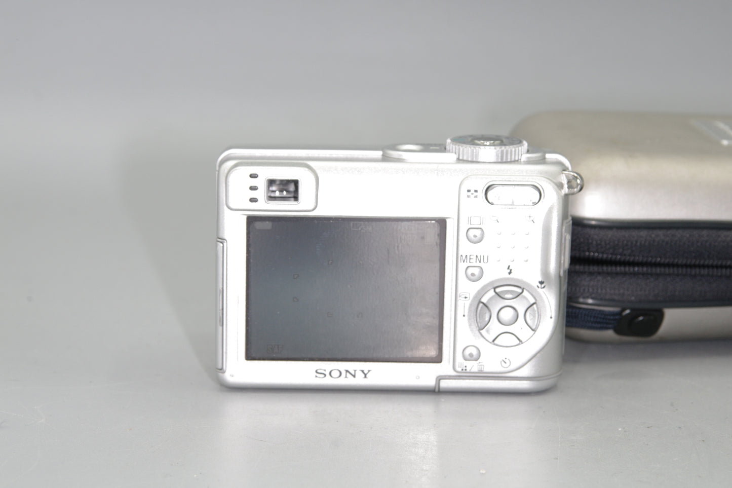 Sony Cybershot DSC-W1 5.1MP Compact Camera and Case