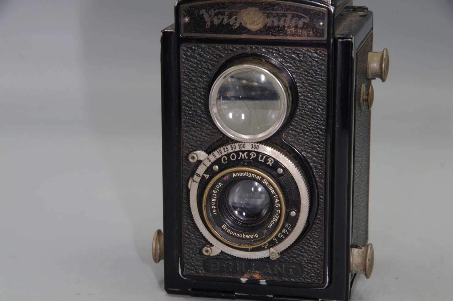 Voigtländer Brillant TLR Camera – 120 Film Medium Format Classic