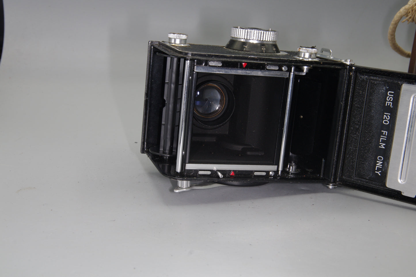 Yashica-Mat TLR Camera + 80mm f/3.5 Lens & Case – Tested 120 Film Classic