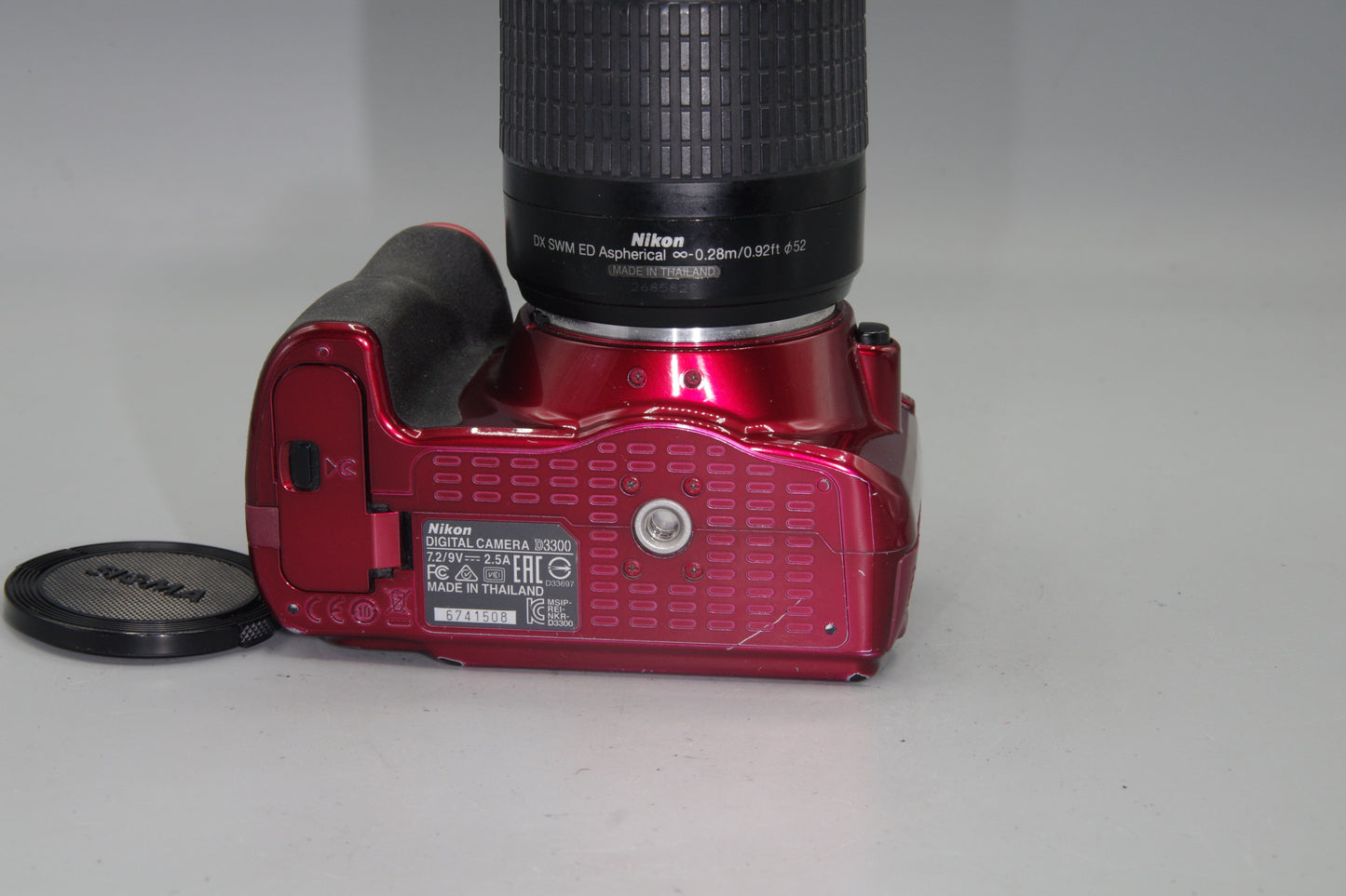 Red Nikon D3300 DSLR 24.2MP + 18-55mm VR Lens – S/C 26956