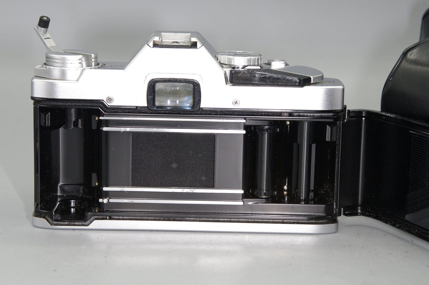 Olympus OM30 35mm SLR Camera with 50mm Lens and Case + New Batteries