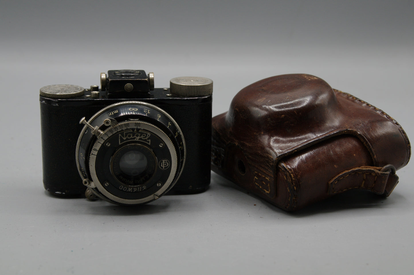 1931 Nagel Pupille with Leitz Wetzlar Elmar 5cm F/3.5 Lens and case