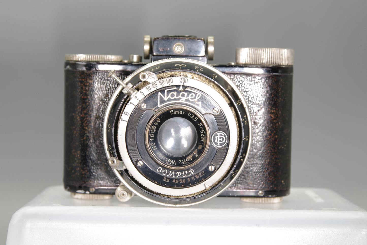 1931 Nagel Pupille with Leitz Wetzlar Elmar 5cm F/3.5 Lens and case