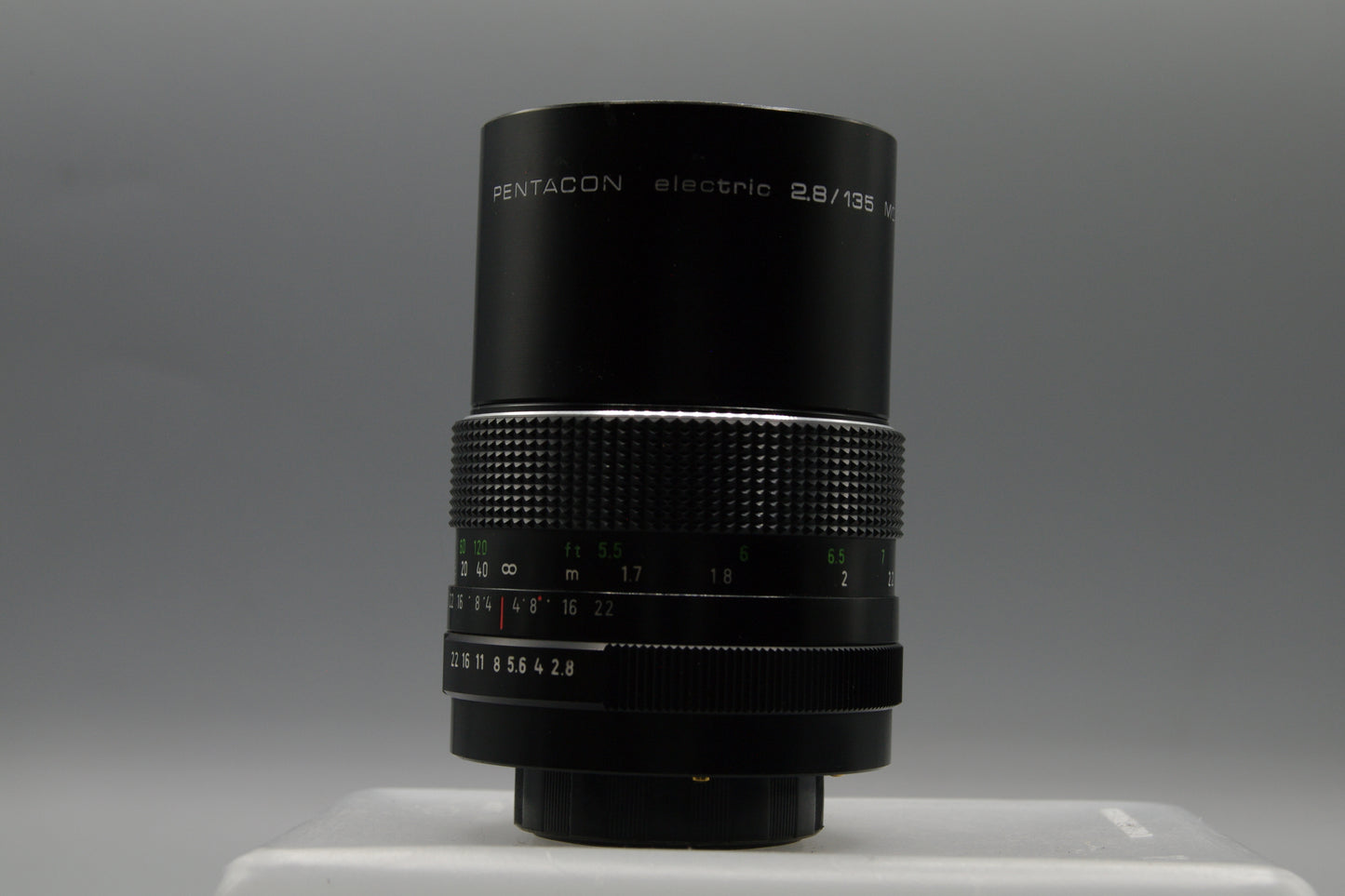Pentacon Electronic 135mm F/2.8 M42 Mount Lens