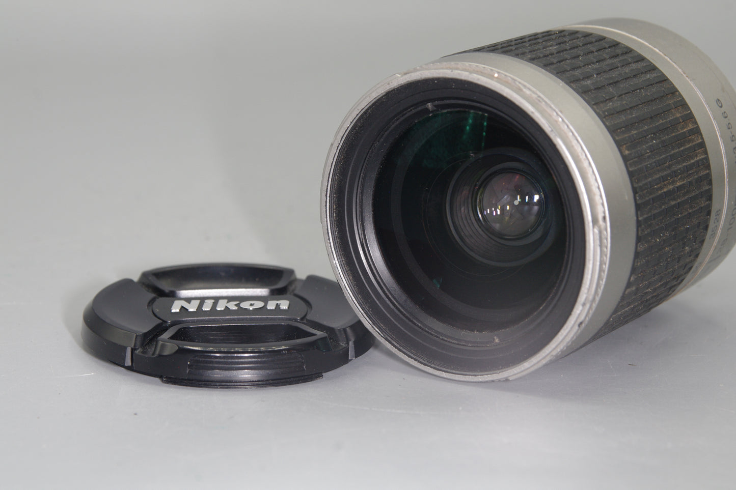 Nikon AF Nikkor 28-100mm F/3.5-5.6G -silver