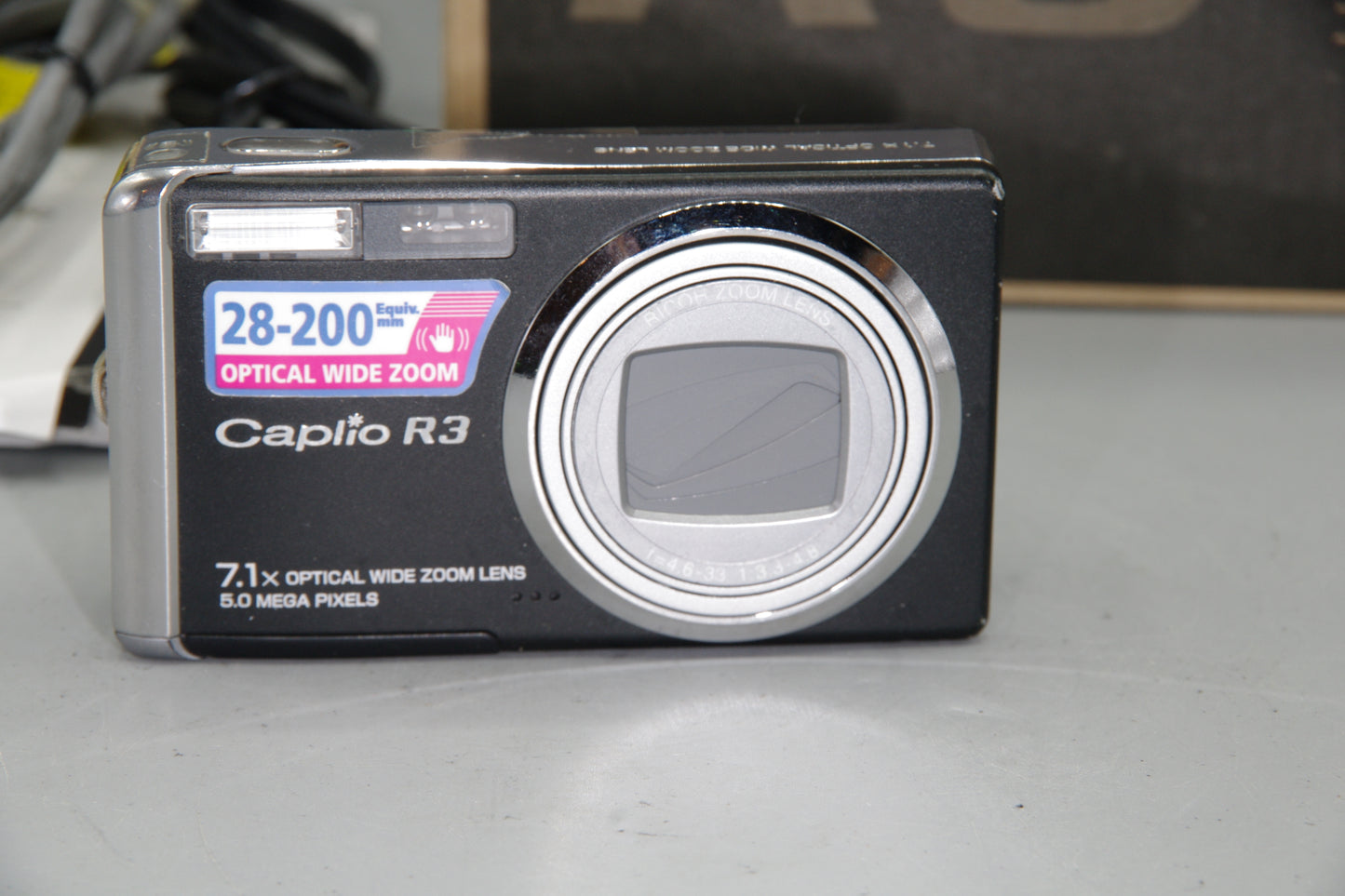 Ricoh Caplio R3 5MP Compact Digital Camera 7x Zoom Boxed - Excellent