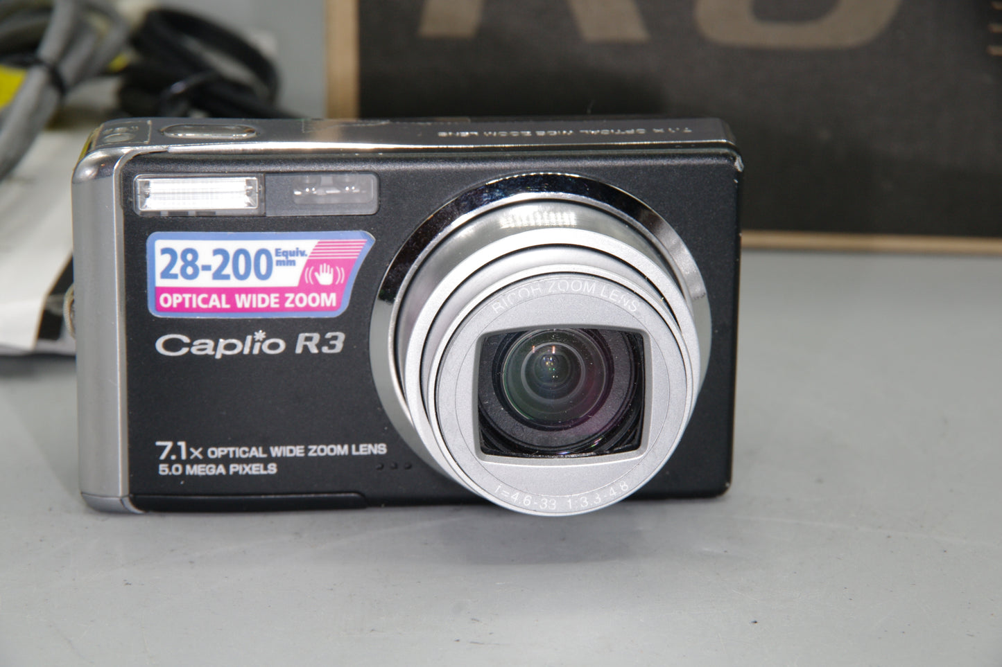 Ricoh Caplio R3 5MP Compact Digital Camera 7x Zoom Boxed - Excellent