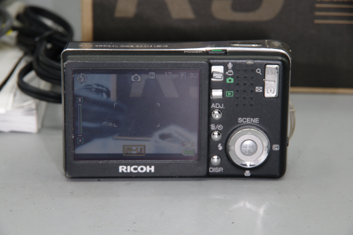 Ricoh Caplio R3 5MP Compact Digital Camera 7x Zoom Boxed - Excellent