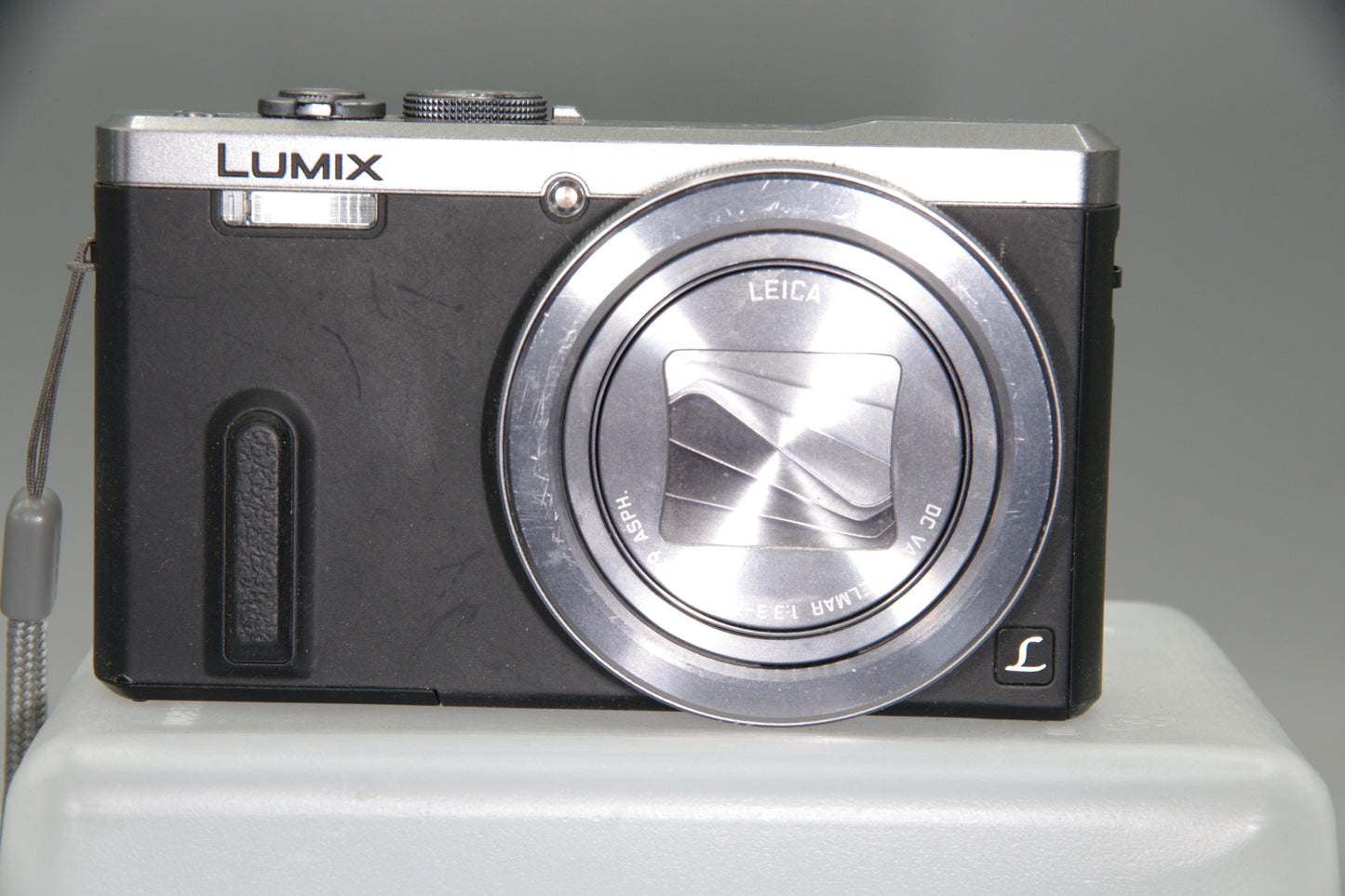 Panasonic Lumix DMC-TZ60 – 18.1MP – Leica 30x Zoom – GPS  Wi-Fi