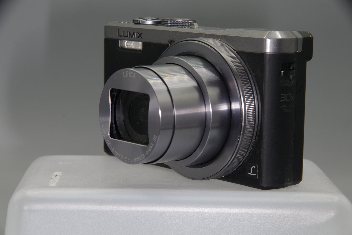 Panasonic Lumix DMC-TZ60 – 18.1MP – Leica 30x Zoom – GPS  Wi-Fi