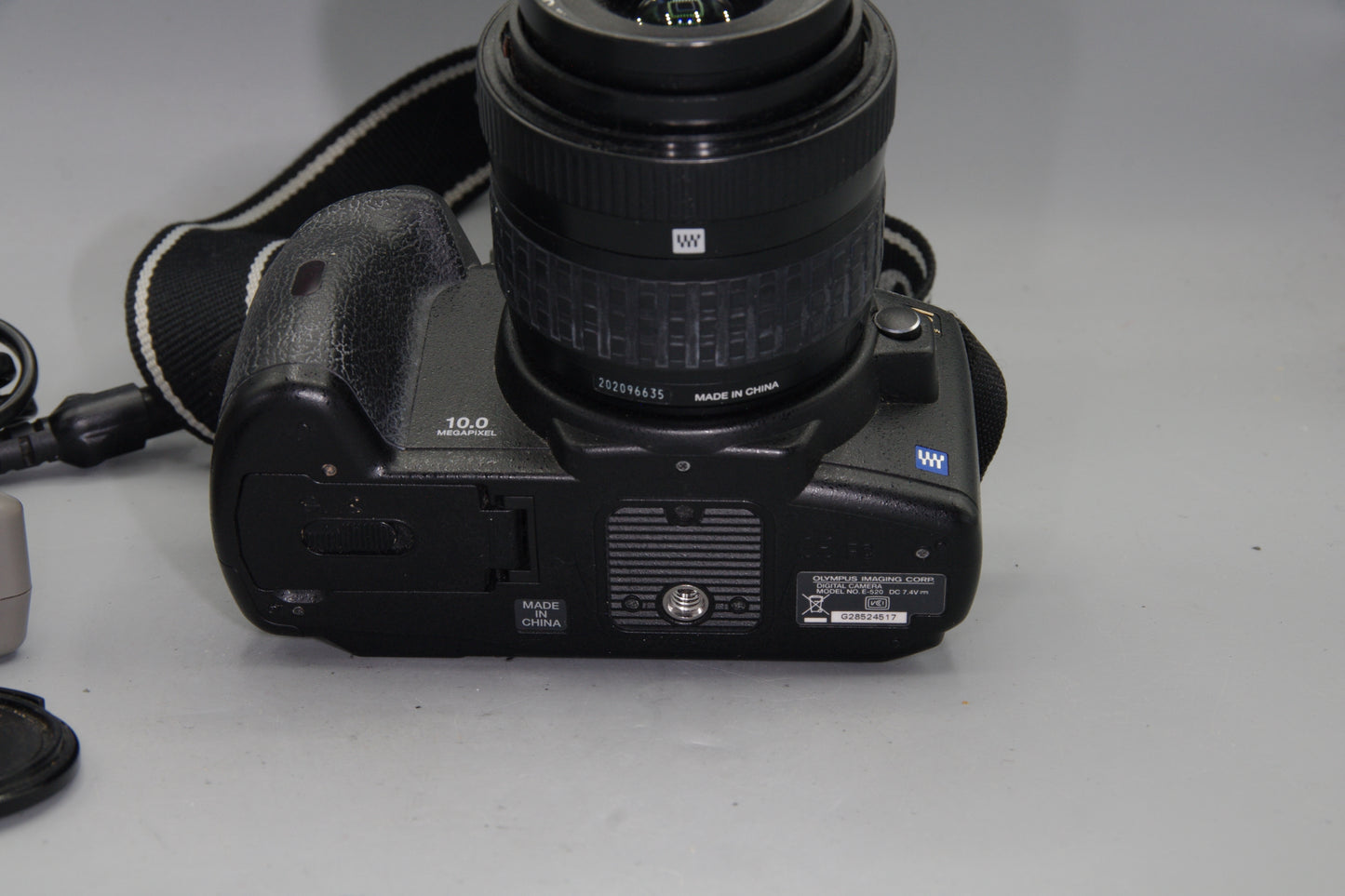 Olympus E-520 DSLR 10MP + 17.5-45mm Zuiko Lens Four Thirds - Low S/C 2350