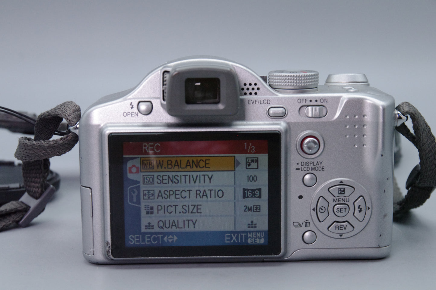 Panasonic Lumix DMC‑FZ7 6MP Bridge Camera – Leica 12× Zoom – MEGA O.I.S – Silver