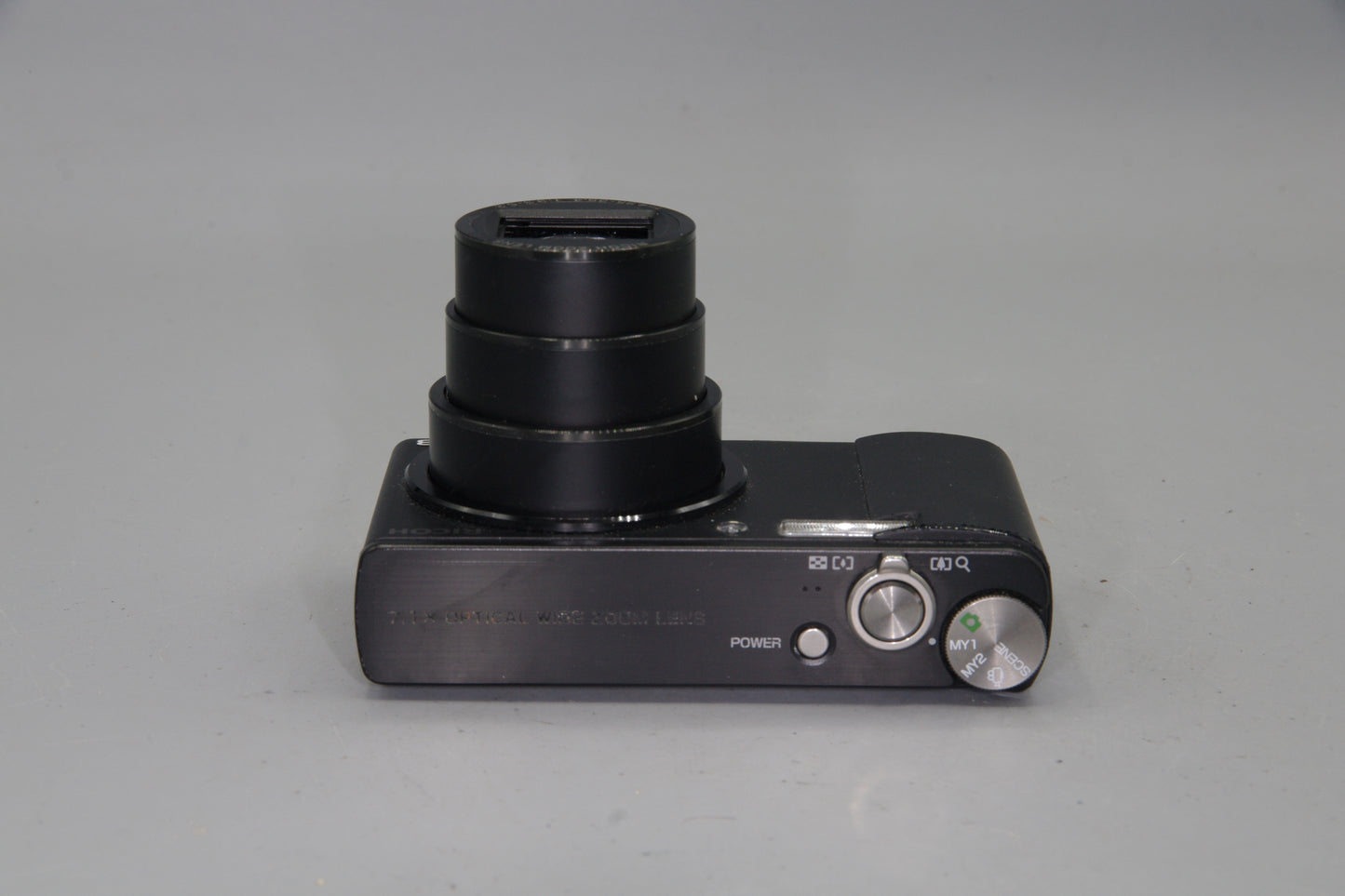 Ricoh R8 Digital Camera - 10MP - 7.1x Zoom - Compact - Excellent