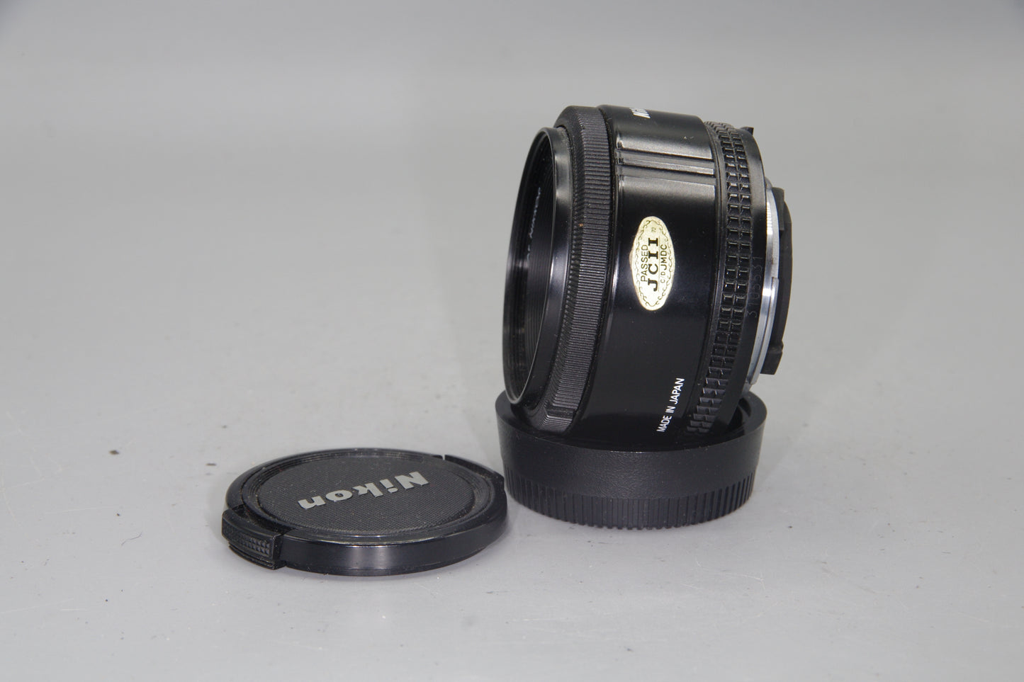 Nikon AF Nikkor 50mm f/1.8 Lens – AF – Fast Prime – Excellent – Both Caps