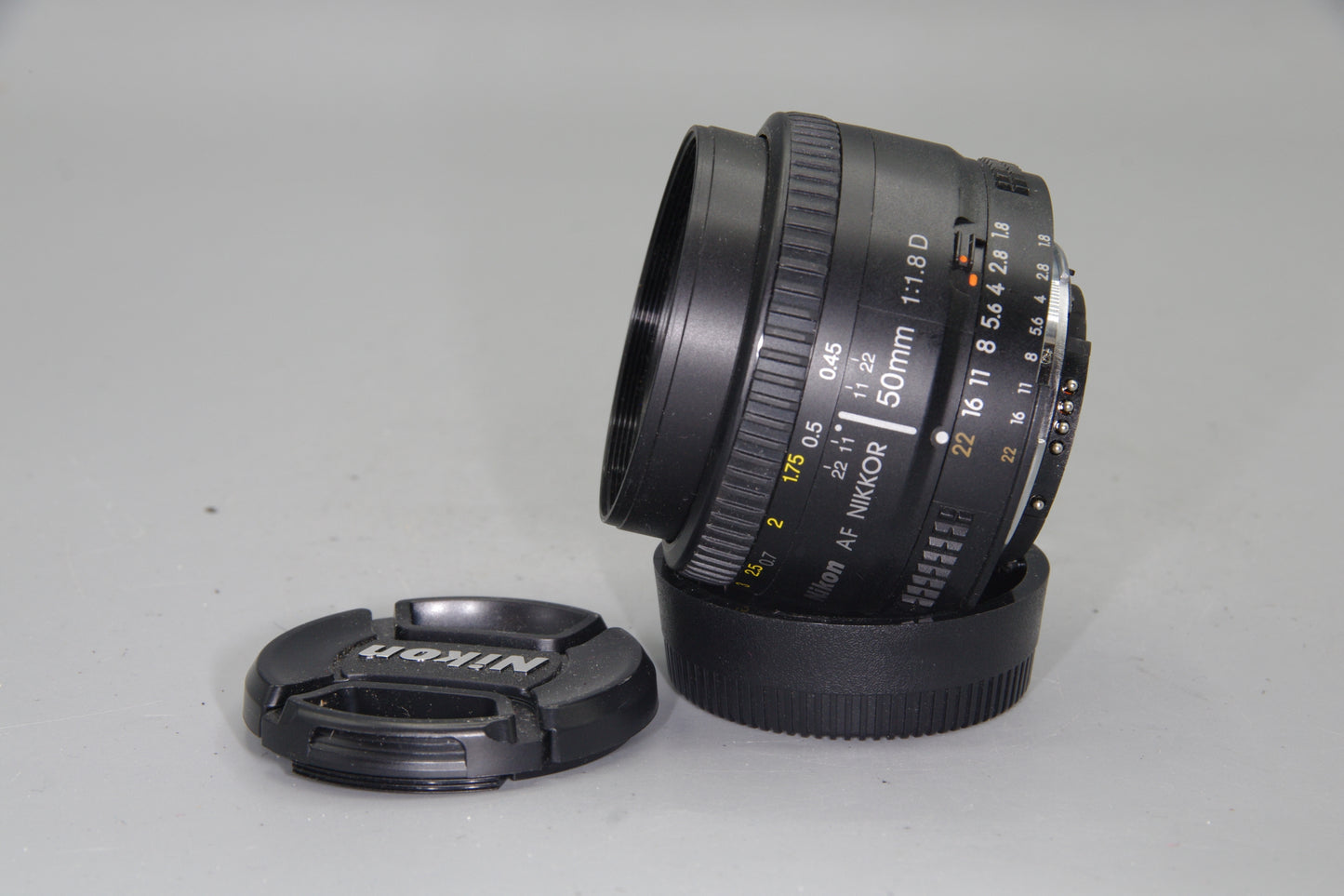 Nikon AF Nikkor 50mm F/1.4D Lens - with both caps  Excellent