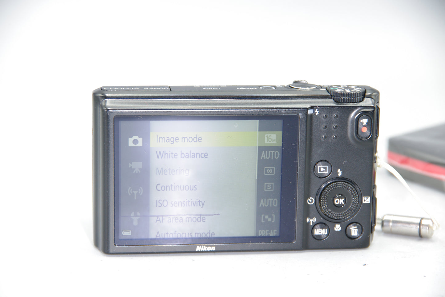 Nikon Coolpix S9600 Digital Camera with Charger Very Good 22x Zoom Wi-Fi