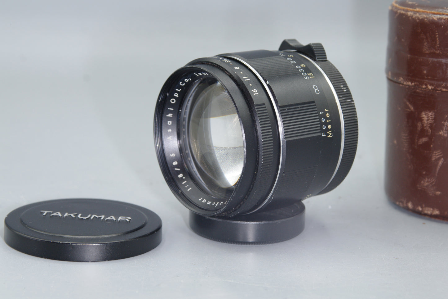 Asahi Auto-Takumar 85mm F/1.8 Prime Lens - M42 Mount - with both caps