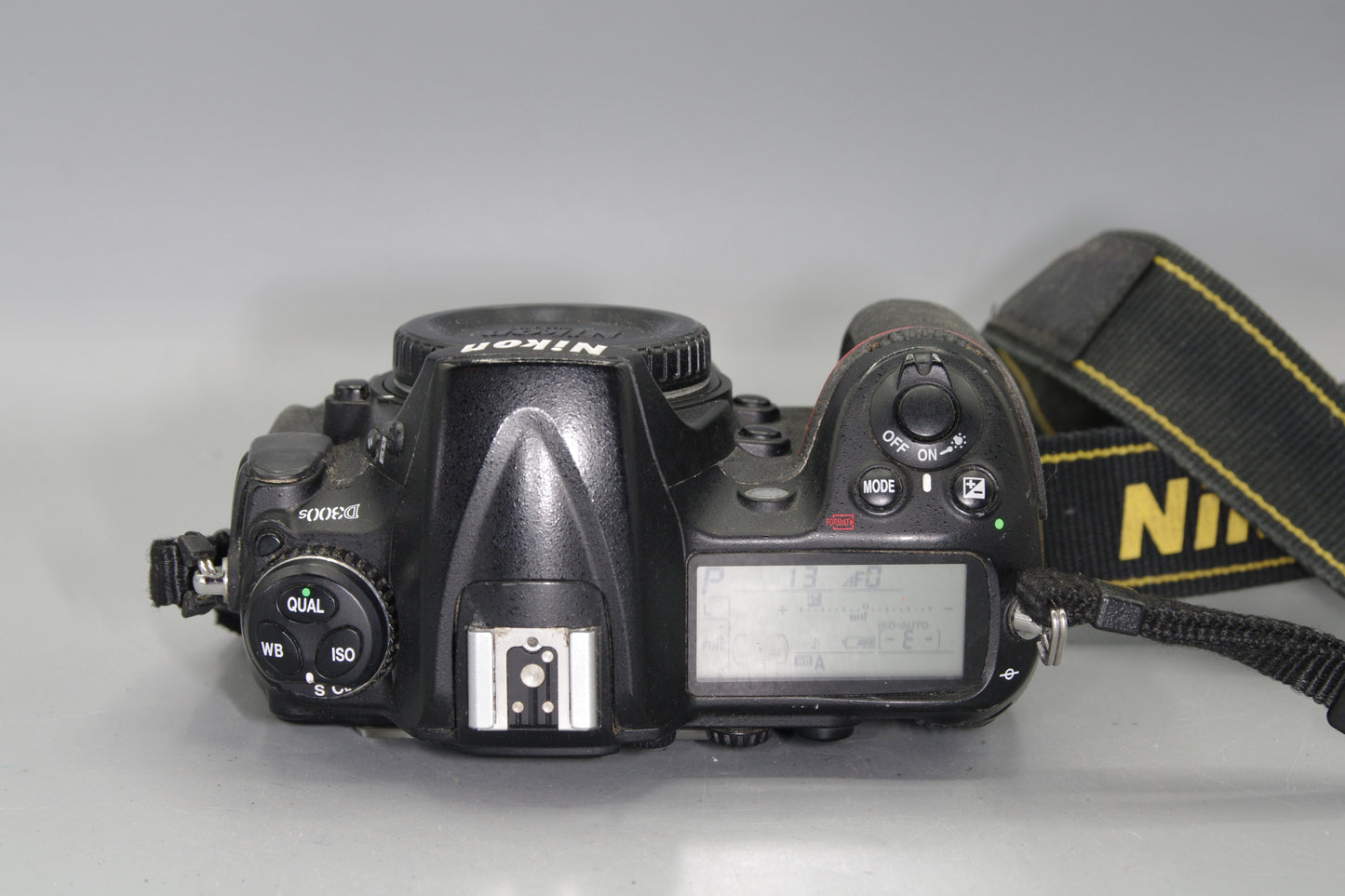 Nikon D300S 12.3MP DSLR - Shutter Count 39450 - Very Nice