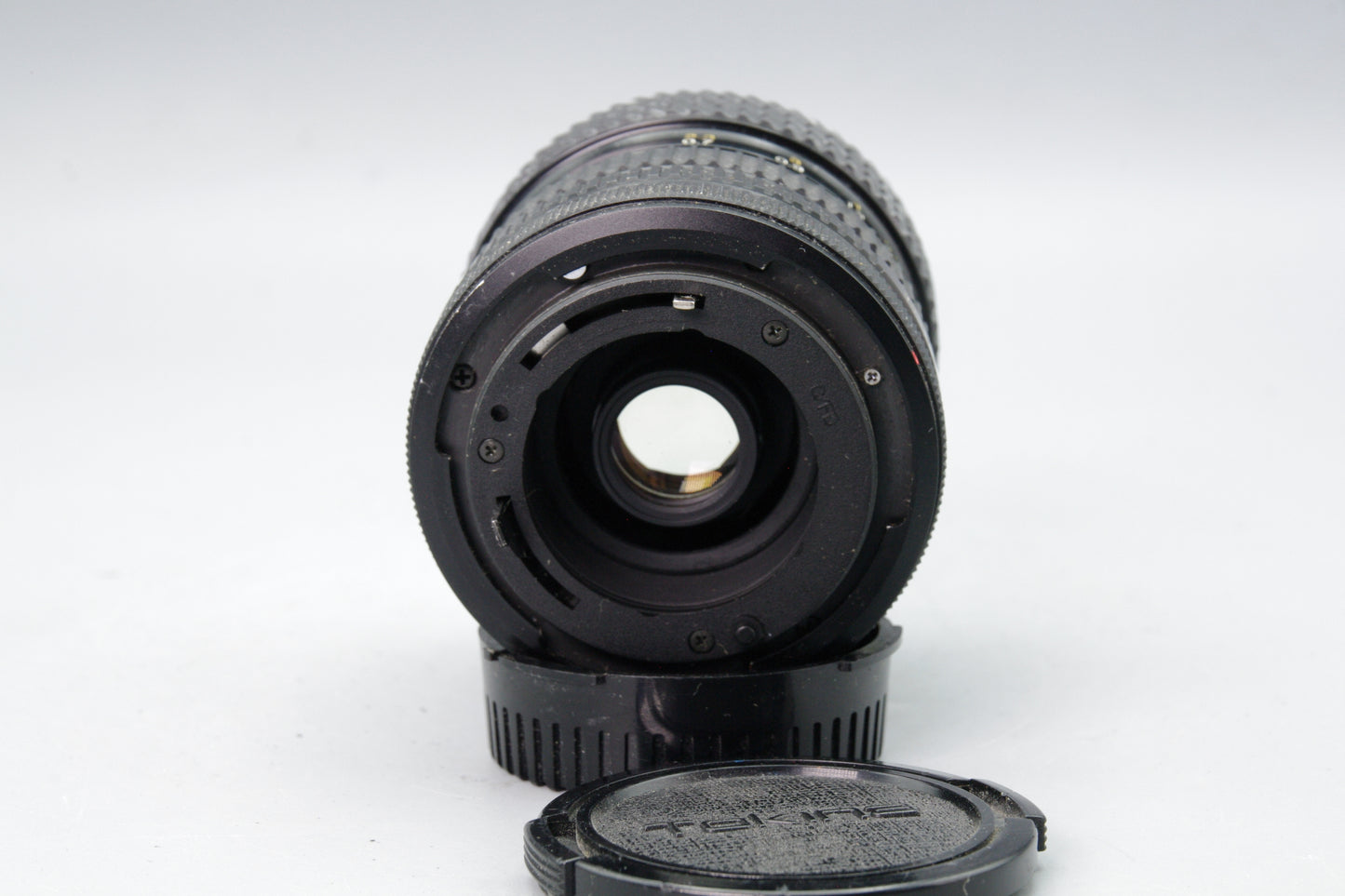 Tokina 70–210mm f/4–5.6 Telephoto Zoom Lens – Canon FD Mount – Very Good