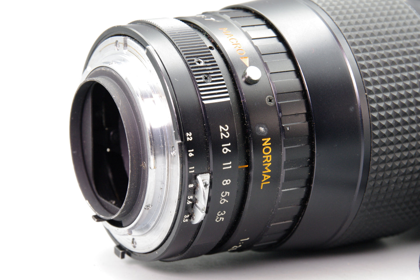 Ozeck 75–205mm f/3.5 Telephoto Zoom Lens – Nikon F Mount – Very Good