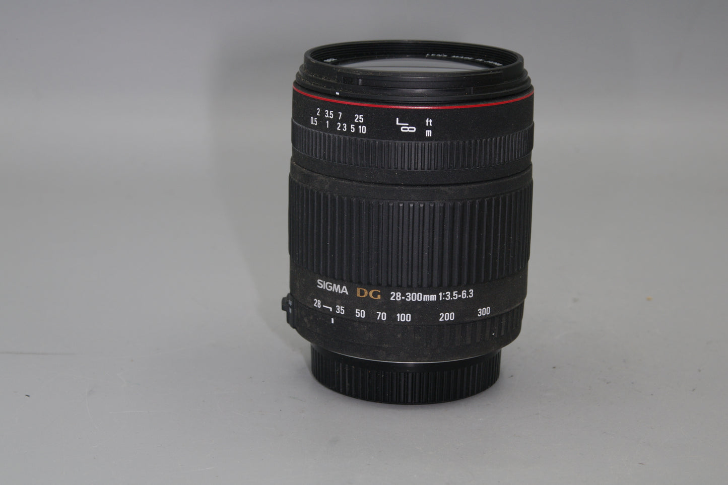Sigma AF 28-300mm F/3.5-6.3 DG Lens - Sigma AF (SAF) Mount - Excellent