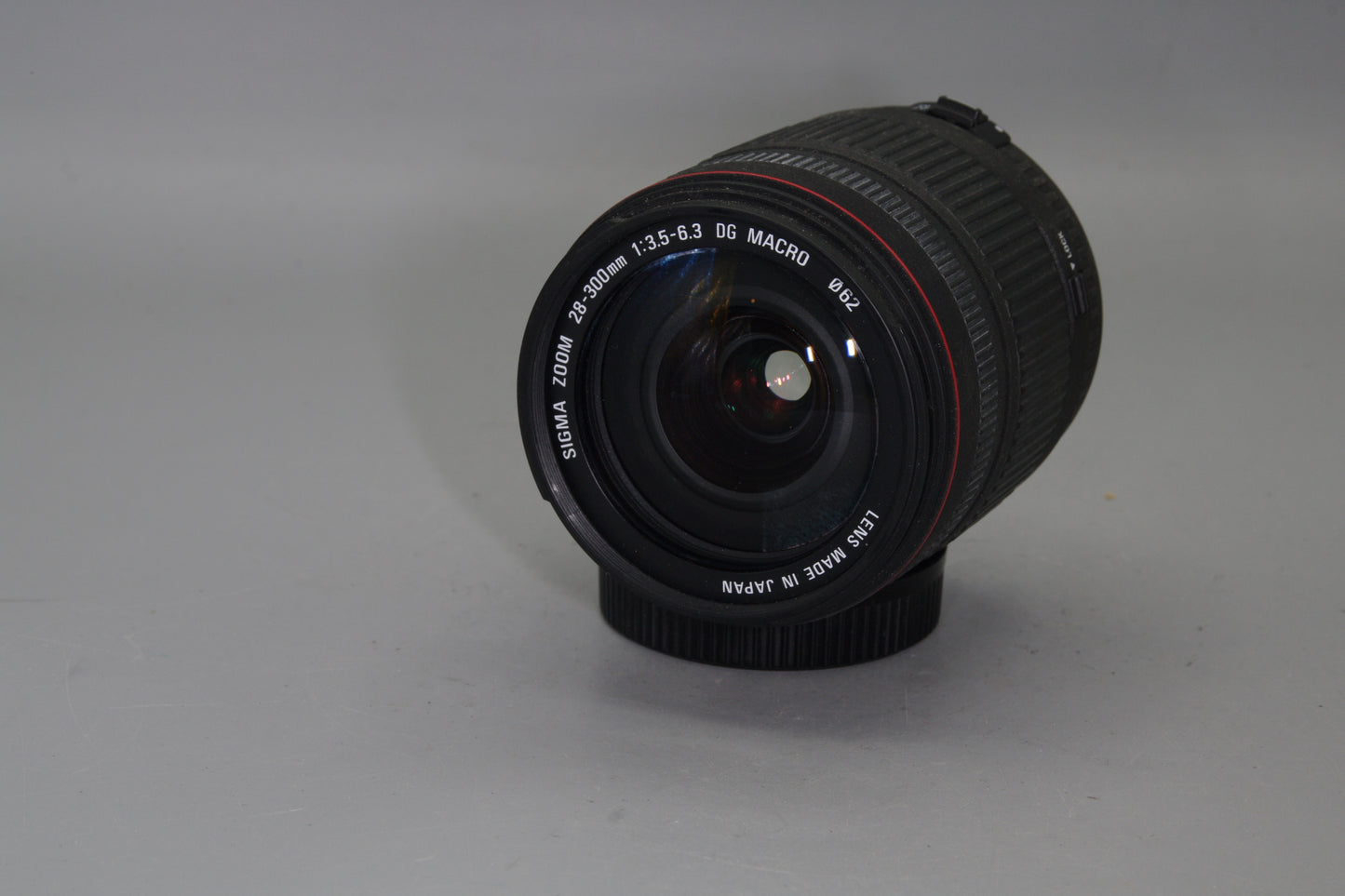 Sigma AF 28-300mm F/3.5-6.3 DG Lens - Sigma AF (SAF) Mount - Excellent