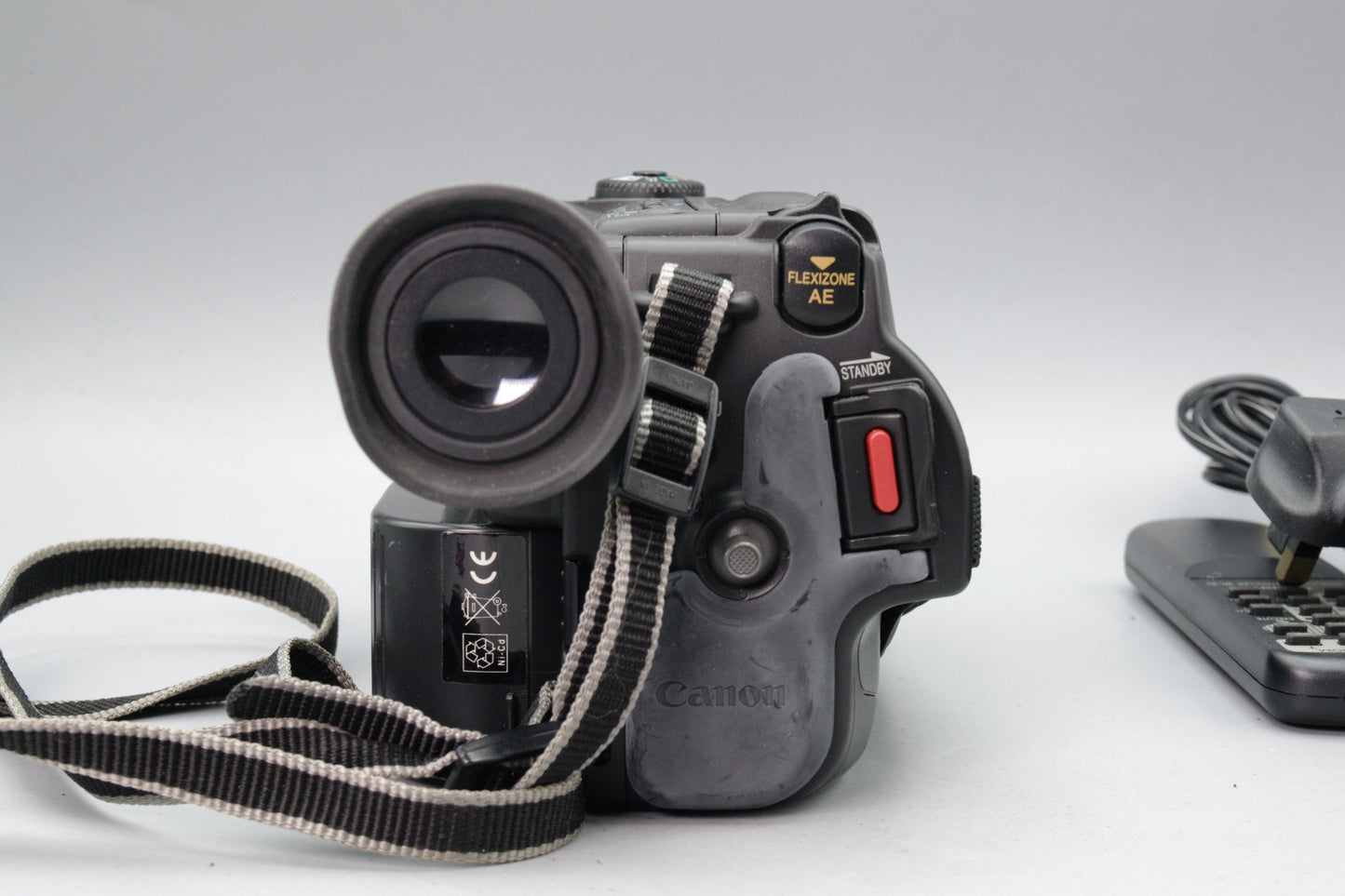 Canon UC900 Video Camcorder – Tested – Charger, Remote, Battery & Mains – VGC
