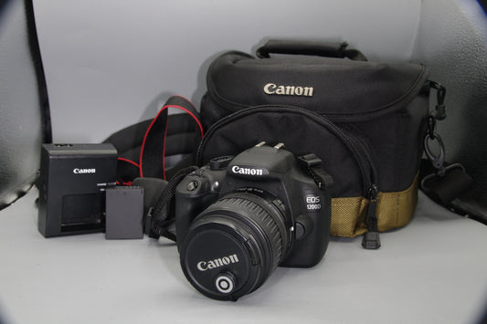 Canon EOS 1200D 18.0MP DSLR +18-55mm V.Low Shutter Count 190 - Nr MINT
