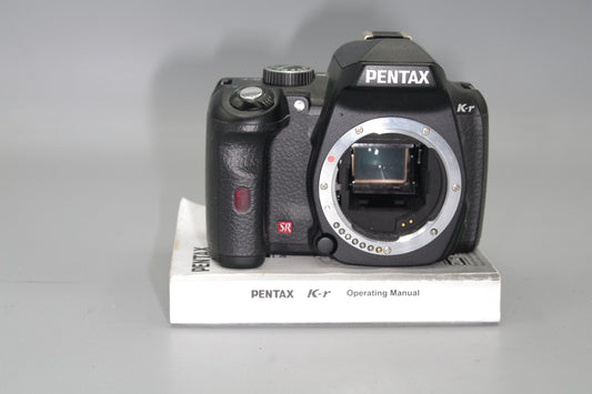 Pentax K-r 12.4MP DSLR - Very Low Shutter Count 4761