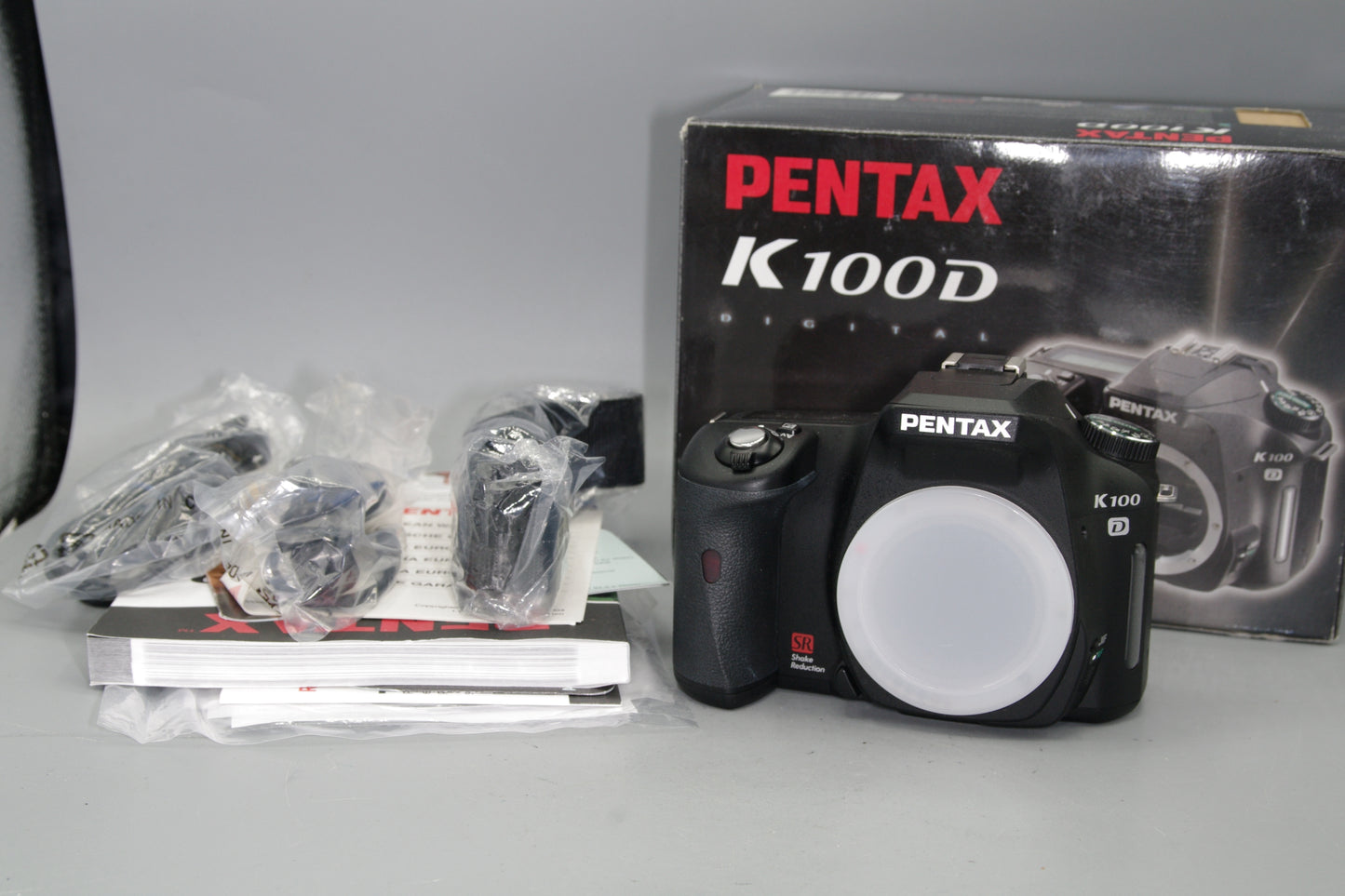 Boxed Pentax K100D 6.1MP DSLR Boxed, Mint Condition - S/C 370