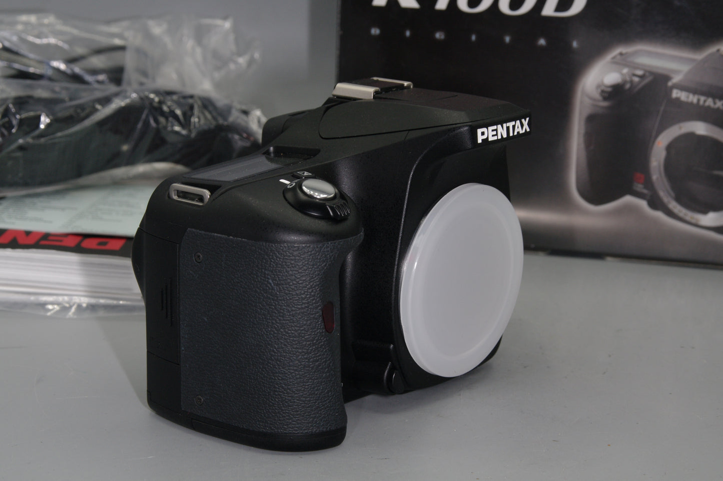 Boxed Pentax K100D 6.1MP DSLR Boxed, Mint Condition - S/C 370