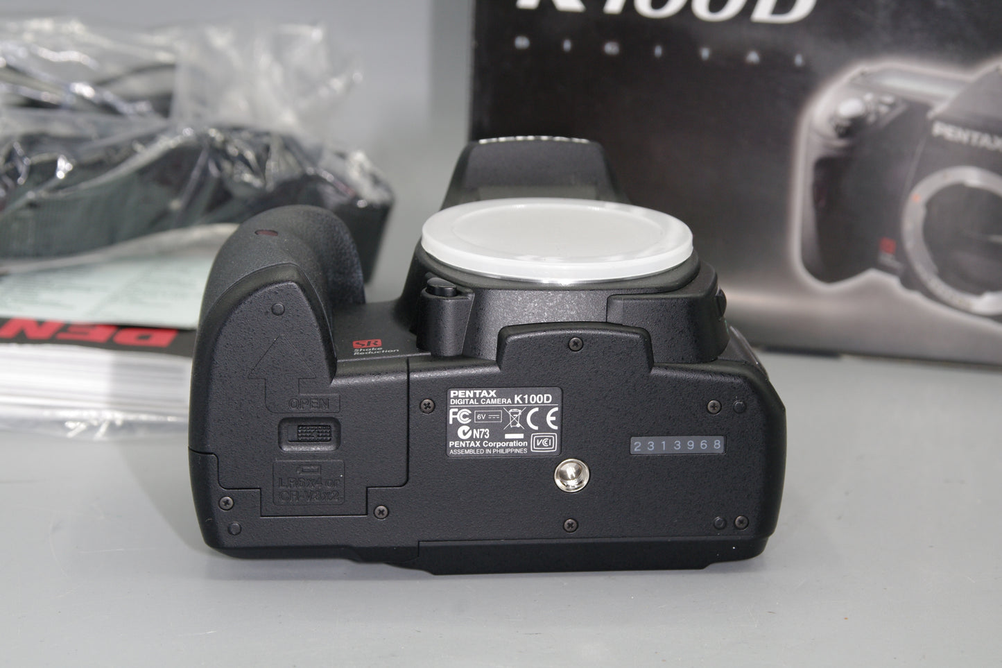 Boxed Pentax K100D 6.1MP DSLR Boxed, Mint Condition - S/C 370
