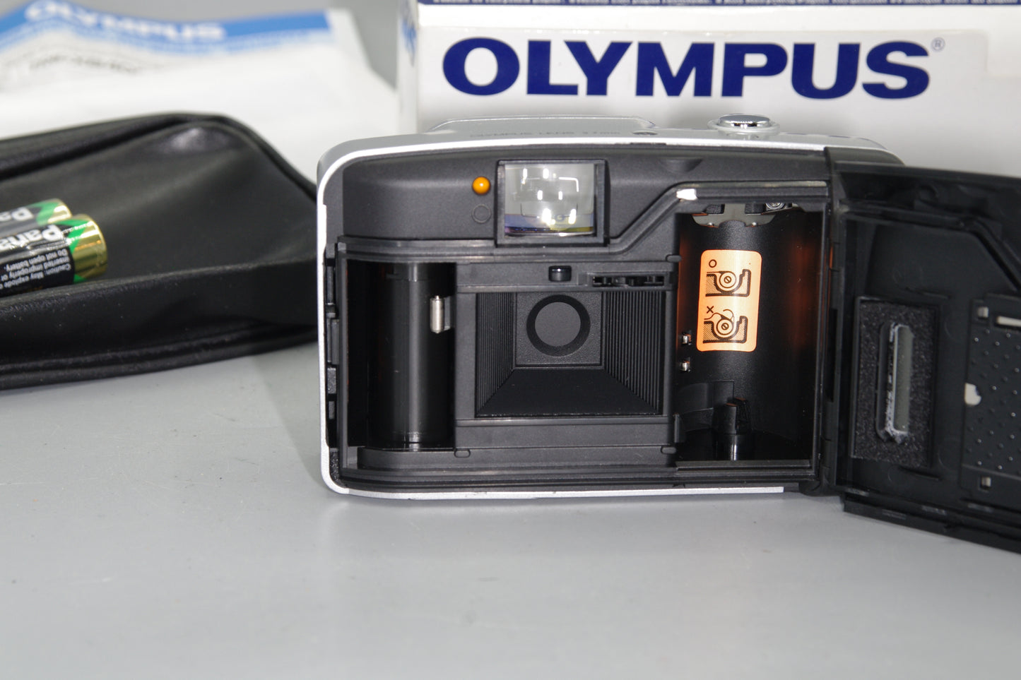 Olympus Trip XB400 35mm Compact Camera and Case in Box - Mint